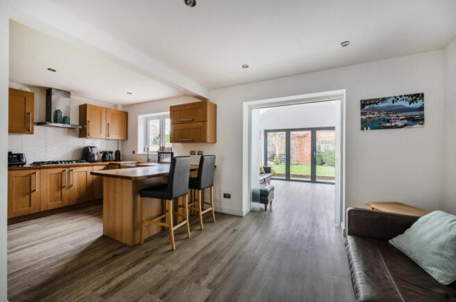 1393281-12-69428b...