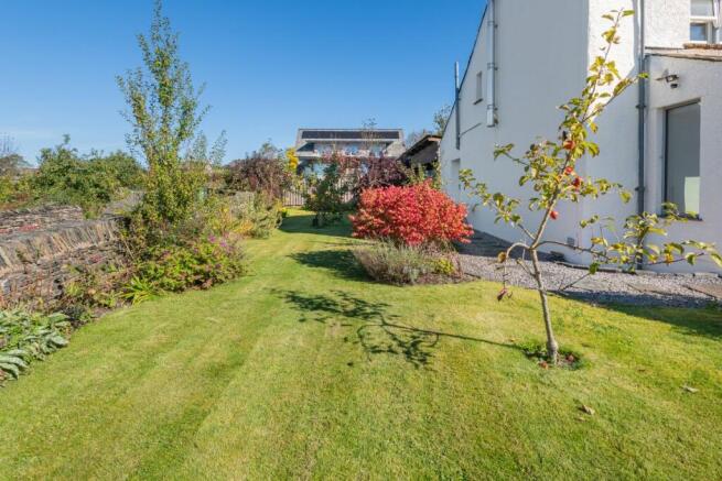 Garden to outdoor storage space