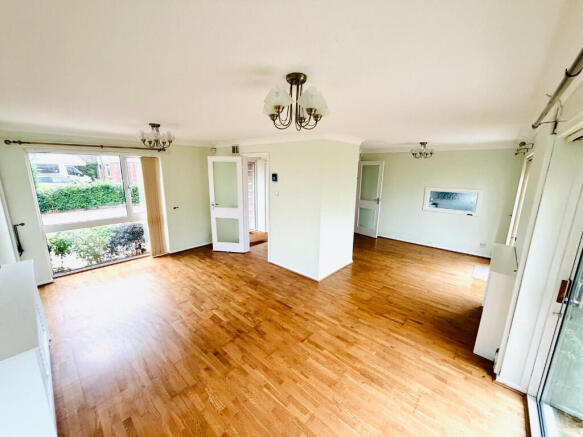 Living / dining area