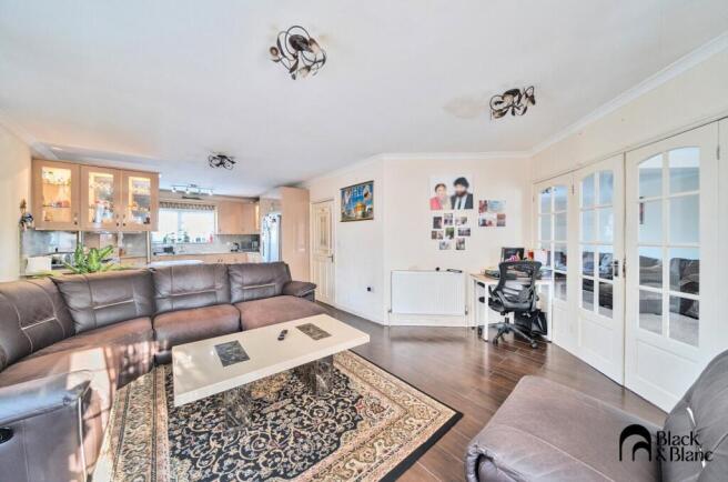 Kitchen/ Living