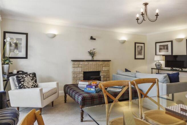 Sitting/Dining Room