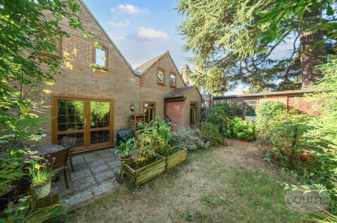 Warren Road, Guildford, Surrey, GU1