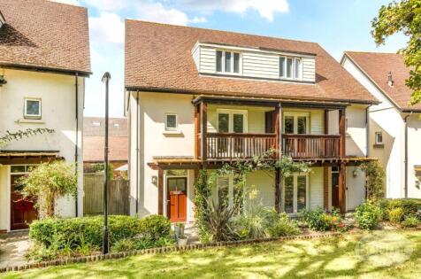 Whateley Close, Guildford, Surrey, GU2