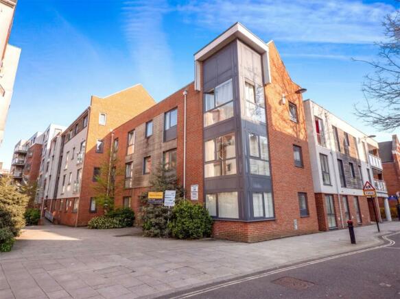 1 bedroom flat for sale in Castle Way, Southampton, Hampshire, SO14