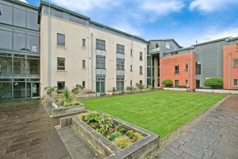 Tresawya Drive, Truro, Cornwall, TR1