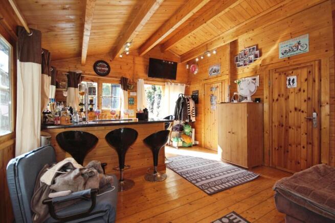 Outdoor Lodge