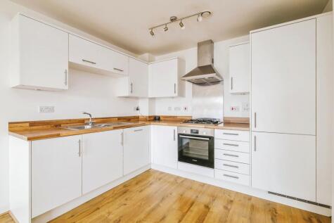 Victory Park Road, Addlestone, Surrey, KT15