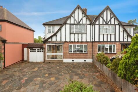 Oaks Avenue, Worcester Park, KT4