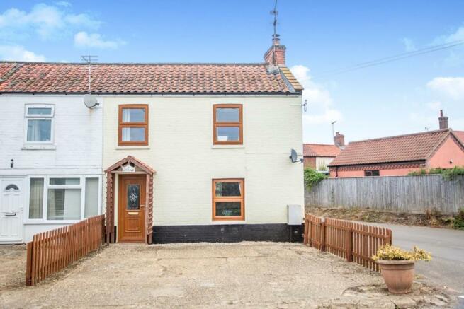 2 bedroom end of terrace house for sale in Aylsham Road, Swanton Abbott