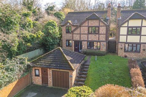 Woodhall Lane, Adeyfield, Hemel Hempstead, Hertfordshire, HP2