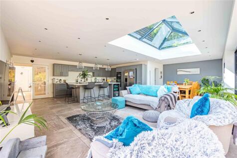 Copper Beech Close, Felden, Hemel Hempstead, Hertfordshire, HP3