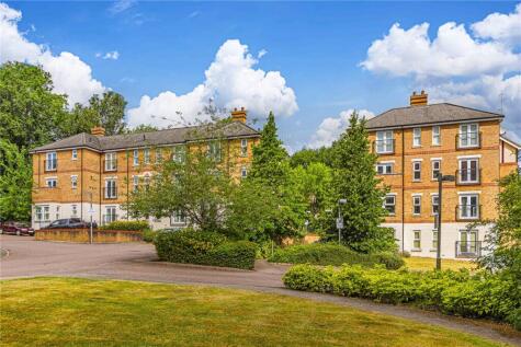 Adrian Close, Boxmoor, Hemel Hempstead, Hertfordshire, HP1