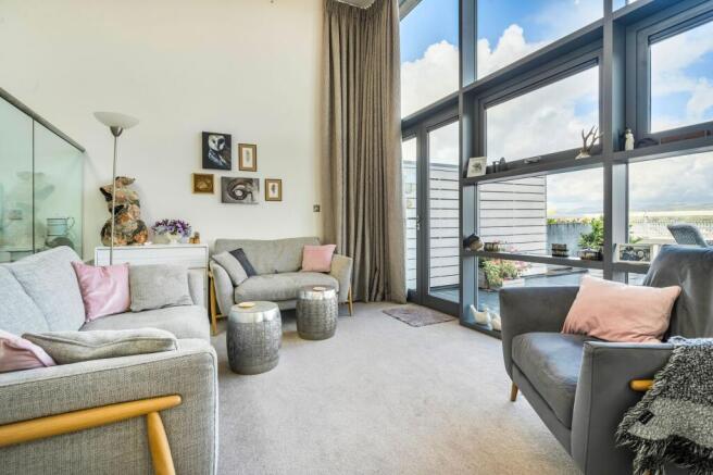 Open plan lounge/dining room/kitchen