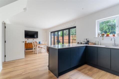 Petridgewood Close, Redhill, Surrey, RH1