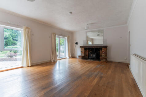 Woodroyd Gardens, Horley, Surrey, RH6