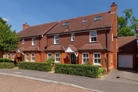 Thomas Waters Way, Horley, Surrey, RH6