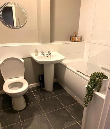 Bathroom.jpg