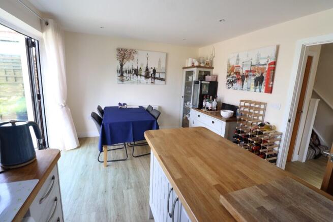 Kitchen/Dining 