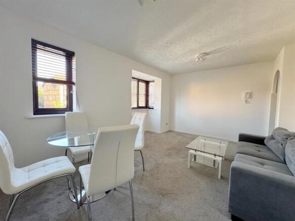 Lounge 1_inPixio.jpg