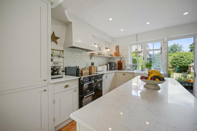 CCRE- 76 Brentham Way Kitchen 3 (1).jpg