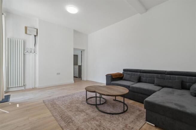 240b Merton Road, Wimbledon reception 1.jpg
