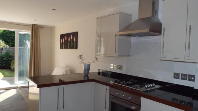 4. Kitchen.JPG