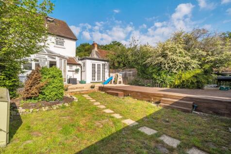 Crondall Road, Crookham Village, GU51