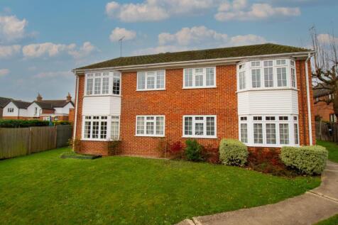 Clarence Road, Fleet, GU51