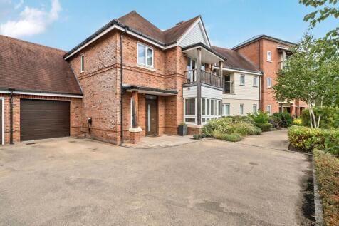 Kingfishers, Fleet, GU51