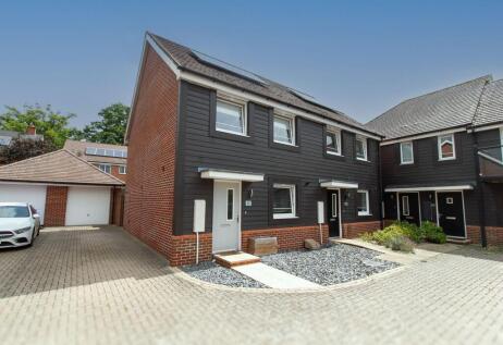 Grant Drive, Church Crookham, GU52