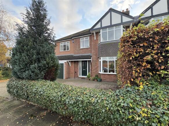 Front of House 2.jpeg