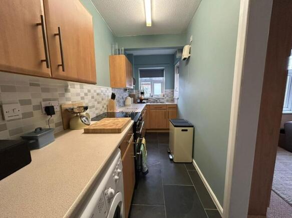 kitchen 2.jpg