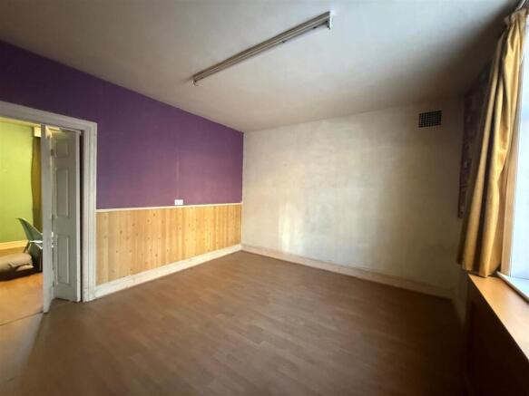 62 QVS - Dining Room.jpg