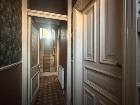 62 QVS - Hallway.jpg