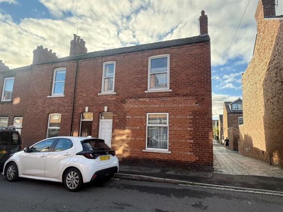 62 QVS Front of house - a.jpg