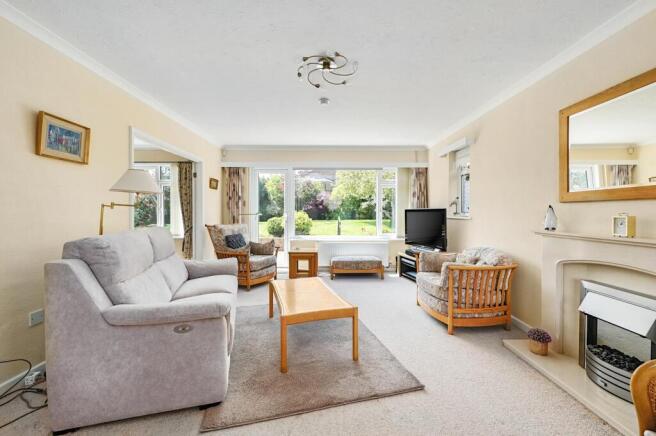 27 Saltdean Way TN39 (9).jpg