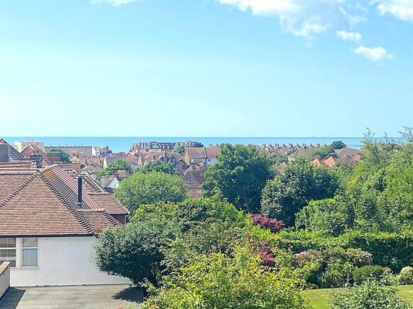 6 Highgrove - View2.jpg
