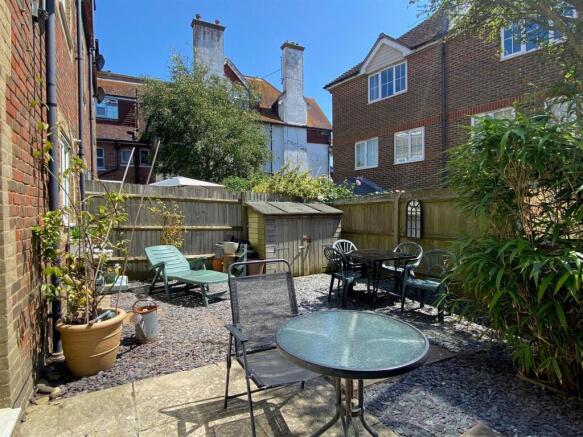 2 Chancery Ct - Garden1.jpg