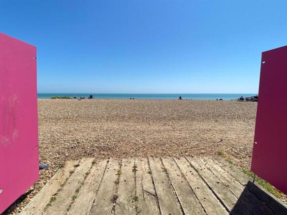 Beach Hut 4, Glyne Gap.jpg