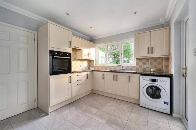 74 Pebsham lane tn40 (15).jpg