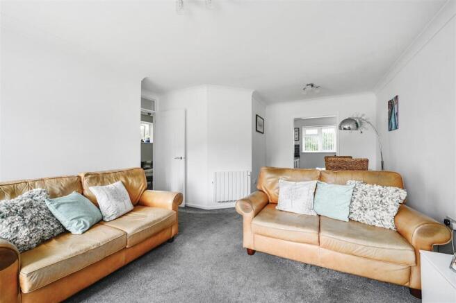 12 CHICHESTER COURT (11).jpg