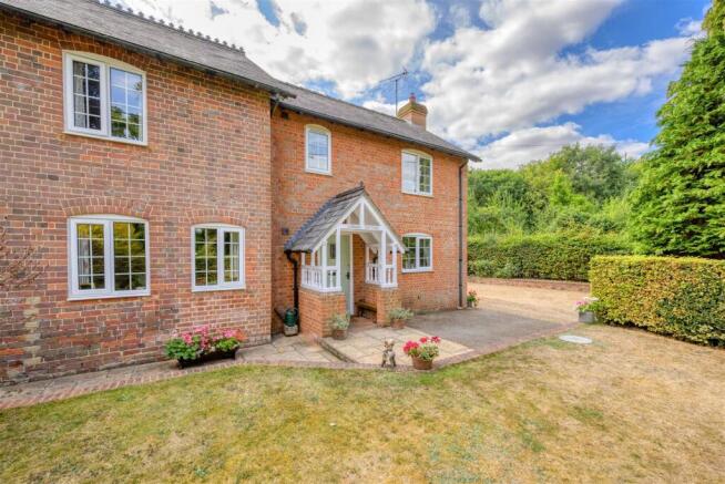 Beville External Shoot (74 of 87).jpg