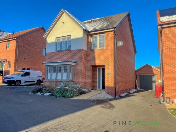 4 bedroom detached house for sale in Church Hole Close, Creswell, Worksop,  S80