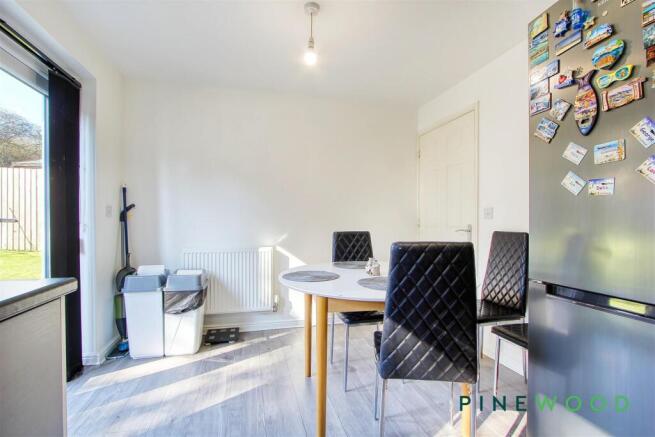 KITCHEN / DINING AREA