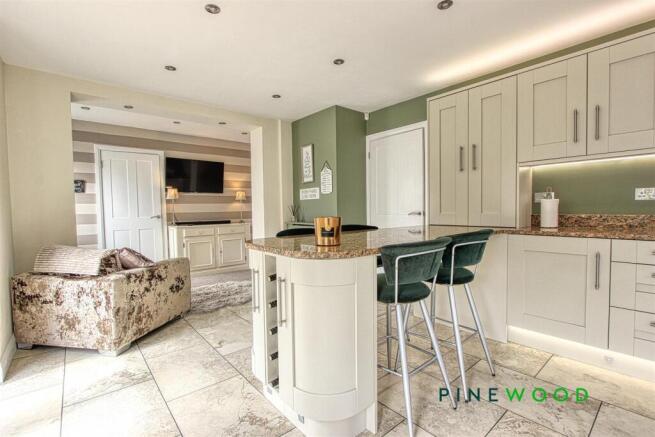 Kitchen / Sitting