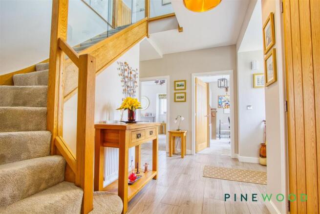 ENTRANCE HALL (OAK STAIRCASE)