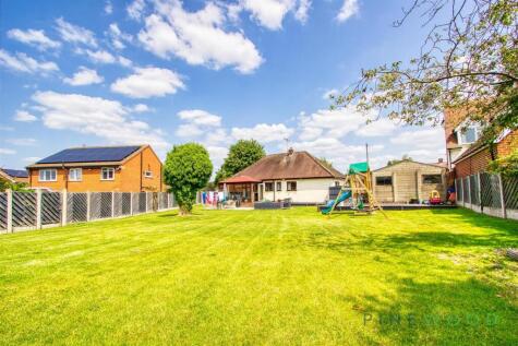 Norbriggs Road, Mastin Moor, Chesterfield, Derbyshire, S43