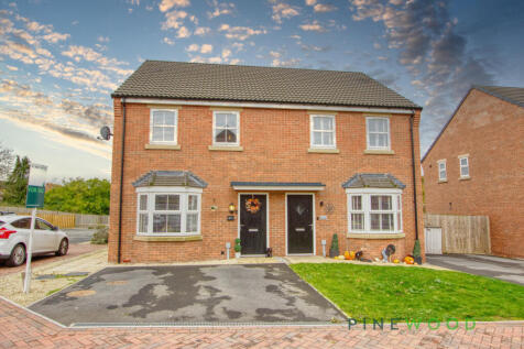 Almond Avenue, Barlborough, Chesterfield