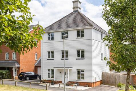 Cedar Avenue, Haywards Heath