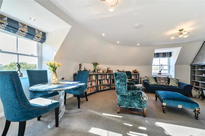 Sitting/Dining Room